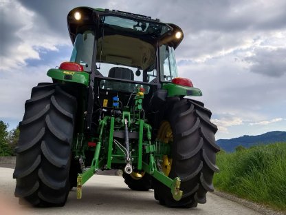 John Deere 5058e