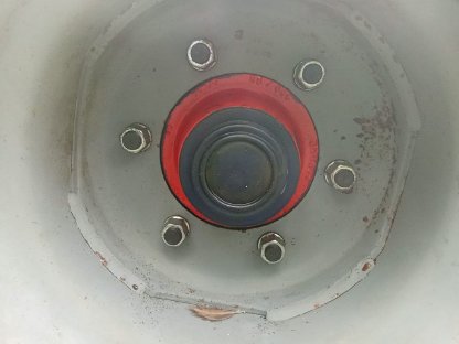 Bild 3:Achse von einem Kirchner/Pöttinger Miststreuer T2040