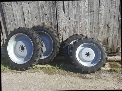 Pflegeräder 270/95 R36 u. 9,5 R24