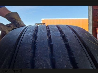 Bild 4:LKW Reifen 355/50 R22.5 Continental