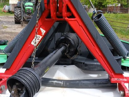 Bild 2:Frontmähwerk Deutz-Fahr KM 4.27 FS mit Entlastungsfedern