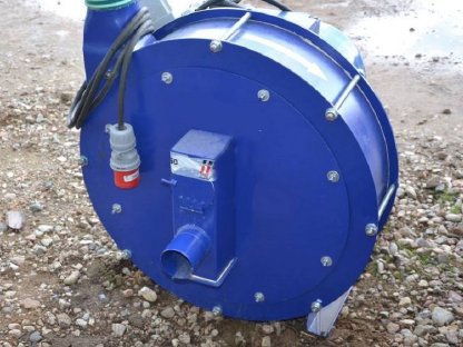 Bild 4:Hammermühle/Schlägermühle mit Futtermischer