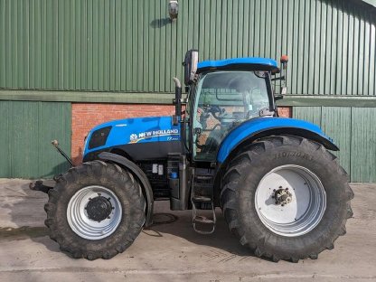 New Holland T 7-200