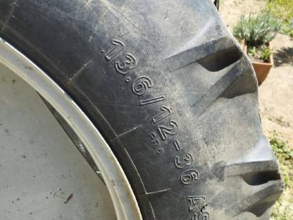 Bild 2:Traktor-Kompletträder