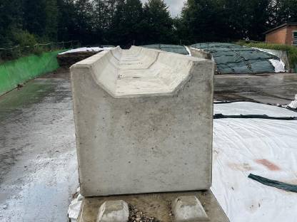 Bild 2:Betonblock, Betonsteine