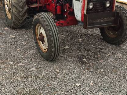 Bild 2:Traktor und Landmaschine Suchen