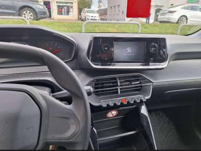 Bild 9:Peugeot 208 1.2