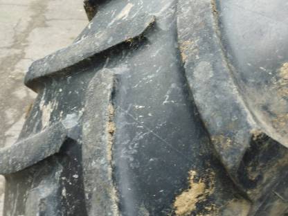 Bild 2:2 Traktorreifen 650/65R42 Mitas XM 108