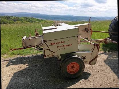 Bild 4:Kleinballenpresse Köla Brillant