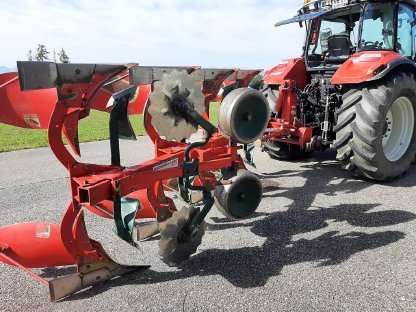 Bild 2:Pflug und Förderband Vogel&Noot