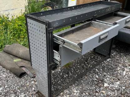 Bild 2:Werkzeugschrank Caddy