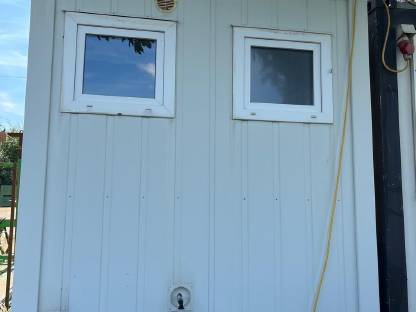 Bild 2:Sanitärcontainer