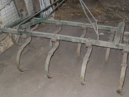 Bild 4:Pflug und Kultivator