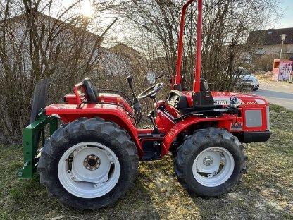 Bild 4:Carraro Tiger Country 4400 mit Frontlader