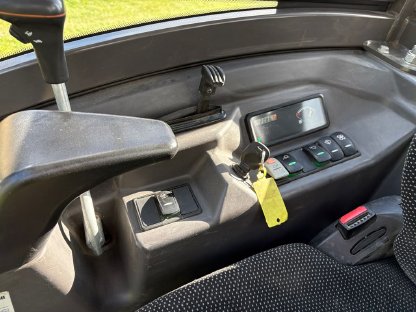 Bild 9:Excavator Volvo ECR25D