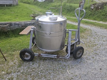 Verkaufe 300 und 170 l Milchtank