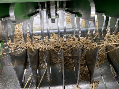 Bild 7:Rundballenpresse McHale V660