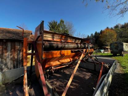 Bild 5:Springer Salz-Splitstreuer inkl. wegabhängiger Steuerung