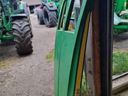 Bild 2:Motorhaube für John Deere 6125R