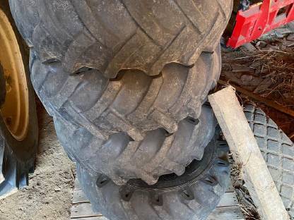 Weidemann Komplettradsatz 10.0/75-15.3