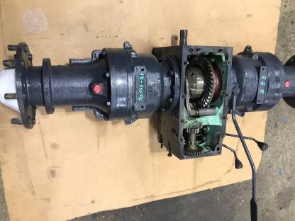 Bild 2:Steyr Differential Halbachsen Bremsgehäuse Getriebe