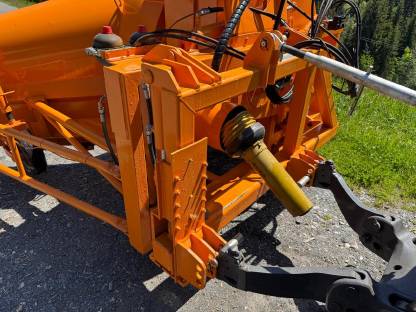 Bild 5:Schneeschleuder Kahlbacher KS 130