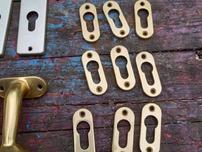 Bild 2:Türgriffe Drücker 70er Jahre