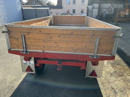 Bild 3:2-Achs Anhänger