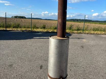 Bild 2:Auspuffendschalldämpfer Claas Xerion 3300