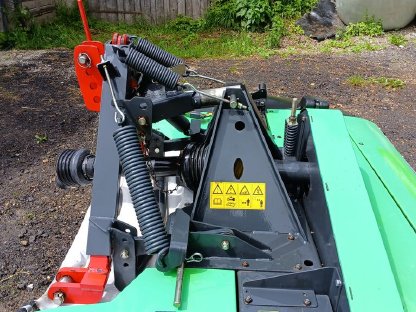 Bild 4:Frontmähwerk Deutz-Fahr KM 4.27 FS mit Entlastungsfedern