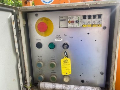 Bild 4:Anhängerbühne Blumenbecker 13,8 m