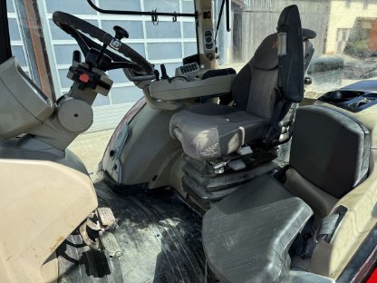 Bild 8:Traktor MF 8690 Dynatv