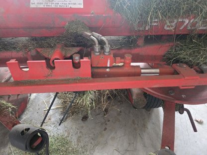 Bild 6:Kuhn Kreiselschwader GF 8702 2015