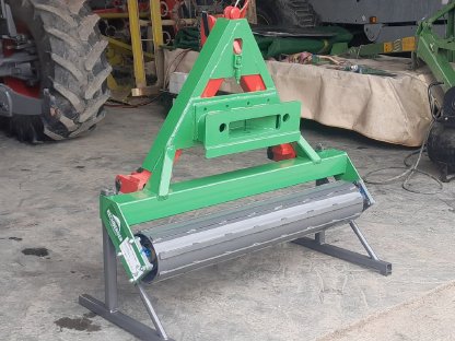 Bild 2:Schwadniederhalter