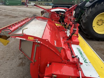 Bild 3:Pöttinger NovaCat V10 ED