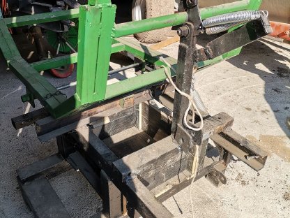 Bild 4:Selbstgebautes Holzbündelgerät