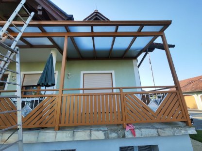 Bild 3:Balkongeländer mit Überdachung