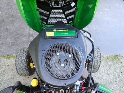 Bild 6:Rasentraktor John Deere X350R