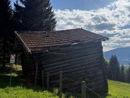 Bild 4:Schupfe, Scheune, Altholz