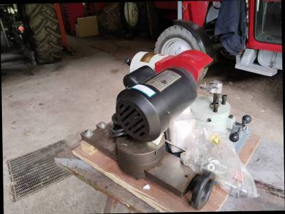 Bild 3:Schleifmaschine Bernardo