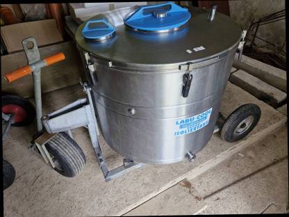 Milchtank mit Wagen 450 l