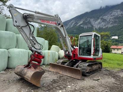 Bild 2:Takeuchi TB 175 Bagger mit Powertilt