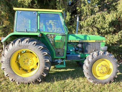 John Deere 2250 A mit nur 3.600 Bstd.