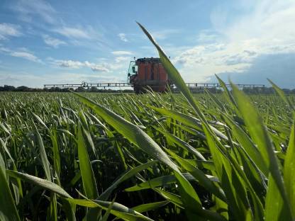 Bild 3:Ich Biete Lohnarbeit im Ackerbau