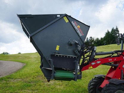 Futterverteiler aus Betriebsauflösung zu verkaufen