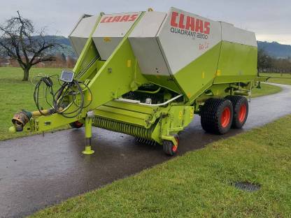 Quaderballenpresse Claas 2200 RC