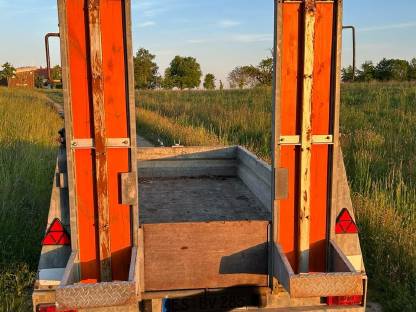 Bild 4:Tieflader Baumaschinentransporter Maschinentransporter