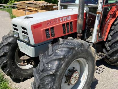Bild 2:Steyr 8075 Allrad mit Druckluft