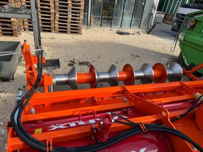 Bild 2:Dammfräse Struik Varix 3000 4x75 Damm