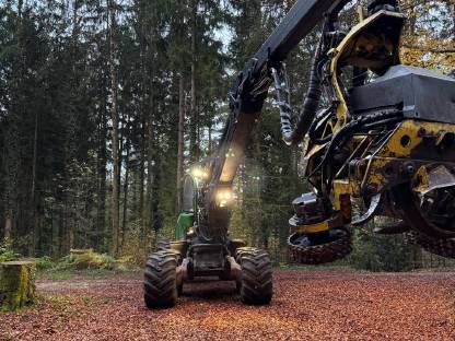 Bild 3:John Deere 1470E Harvester